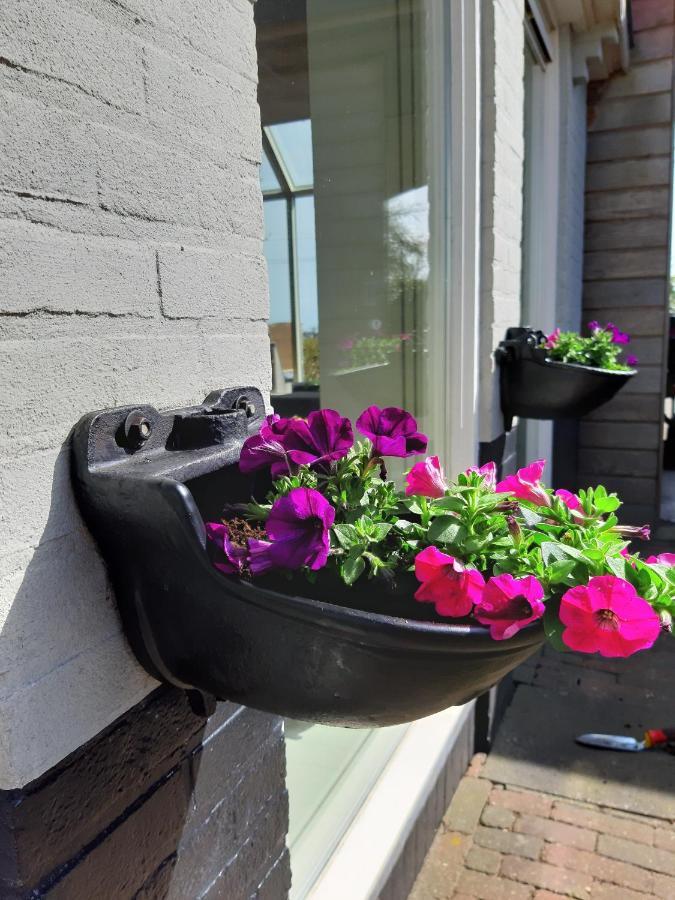 Luxe Gastenverblijf In Het Hart Van Friesland Akkrum Bagian luar foto